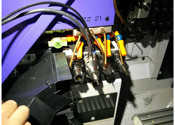 斯大<a href='/zouxinjigaopinx.htm' class='keys' title='點(diǎn)擊查看關(guān)于高頻銑的相關(guān)信息' target='_blank'>高頻銑</a>安裝.jpg