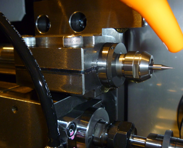 走心機(jī)側(cè)面加裝<a href='gaosuzhuzhou.htm' class='keys' title='點(diǎn)擊查看關(guān)于電主軸的相關(guān)信息' target='_blank'>電主軸</a>.png