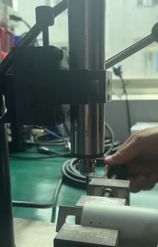 陶瓷纖維鉆孔<a href='gaosuzhuzhou.htm' class='keys' title='點(diǎn)擊查看關(guān)于電主軸的相關(guān)信息' target='_blank'>電主軸</a>1.png