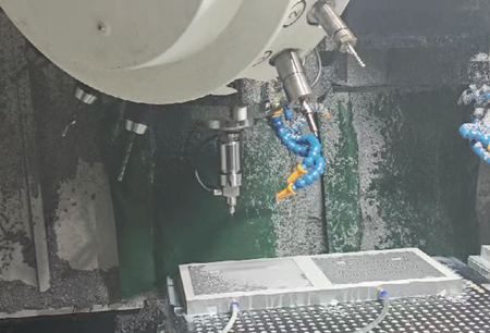 加工中心加裝<a href='/zouxinjigaopinx.htm' class='keys' title='點(diǎn)擊查看關(guān)于高頻銑的相關(guān)信息' target='_blank'>高頻銑</a>.png